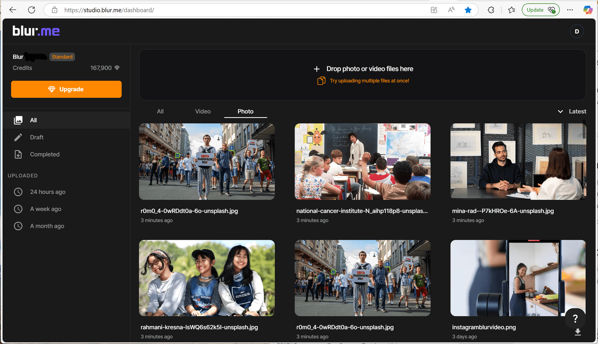 Interface montrant comment télécharger une image sur BlurMe pour une censure en ligne facile