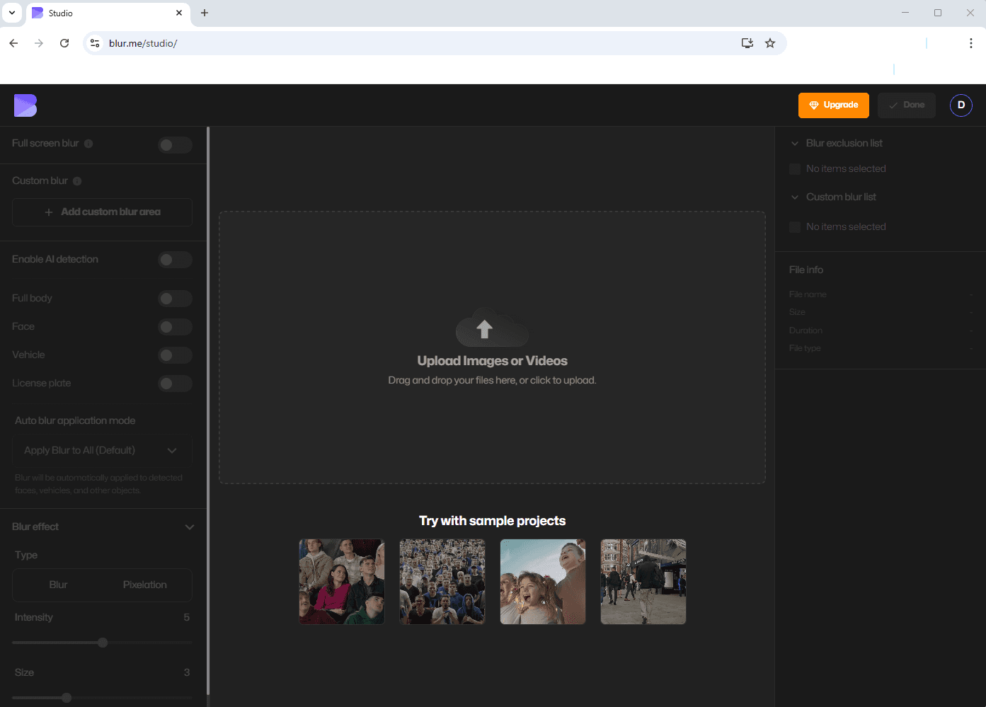 BlurMeホームページでスタジオエディターを表示し、画像の顔をピクセル化する方法を示しています。