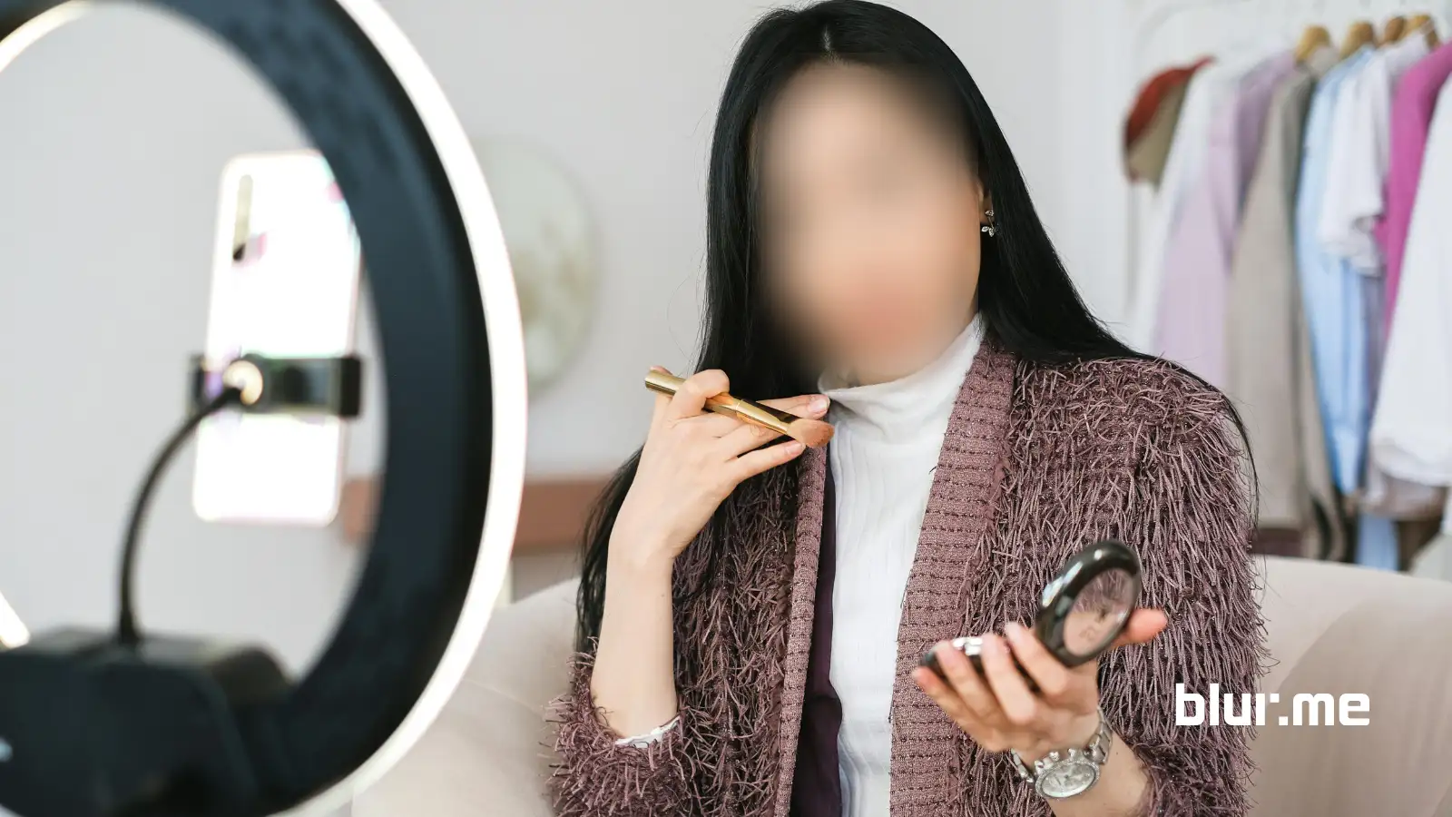 Come sfocare i volti per YouTube, Instagram e TikTok (foto e video)